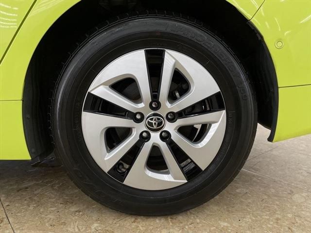 Toyota PRIUS 2016-09 188309-16