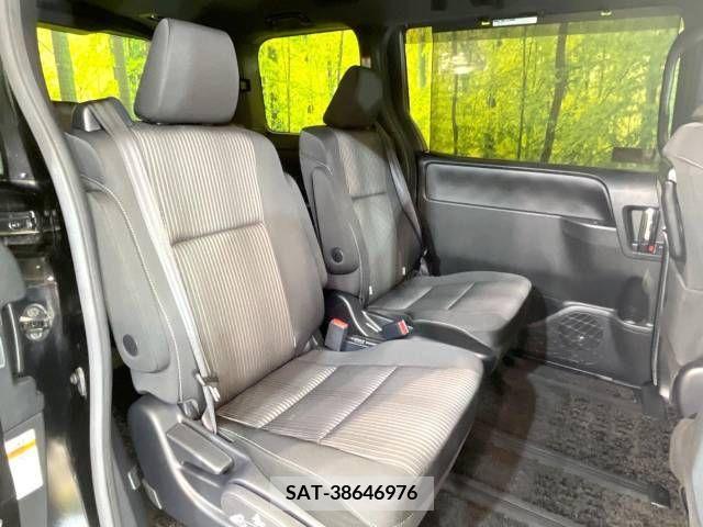 Toyota VOXY 2019-02 289032-9