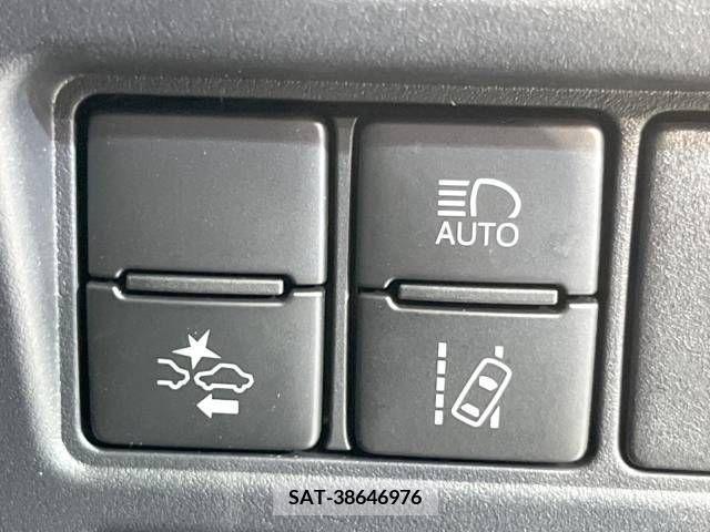 Toyota VOXY 2019-02 289032-4