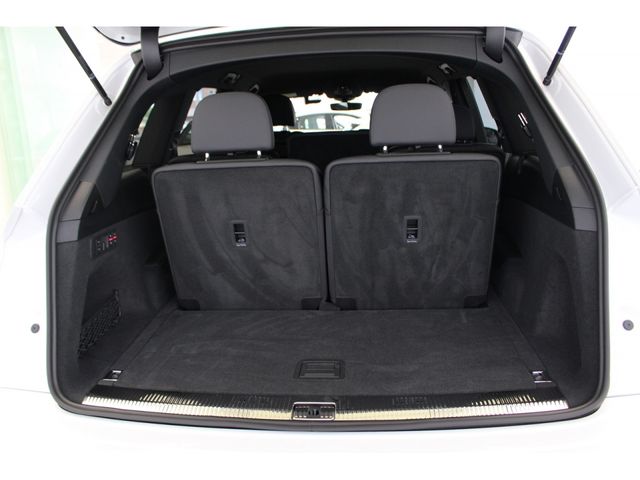 Audi Q7 2022-09 6208-7