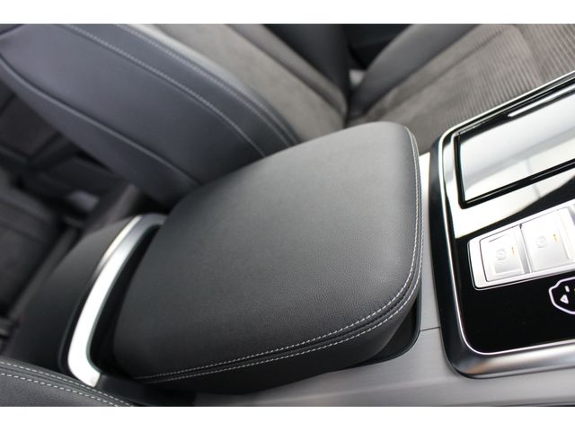Audi Q7 2022-09 6208-18