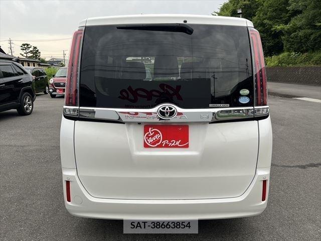 Toyota NOAH 2018-03 321527-16