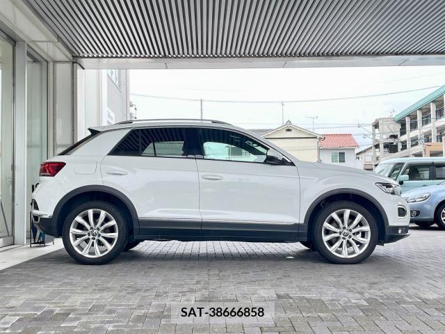 VolksWagen T-ROC 2021-06 354460-6