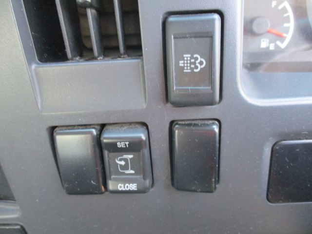 Isuzu FORWARD 2017-08 15207-18