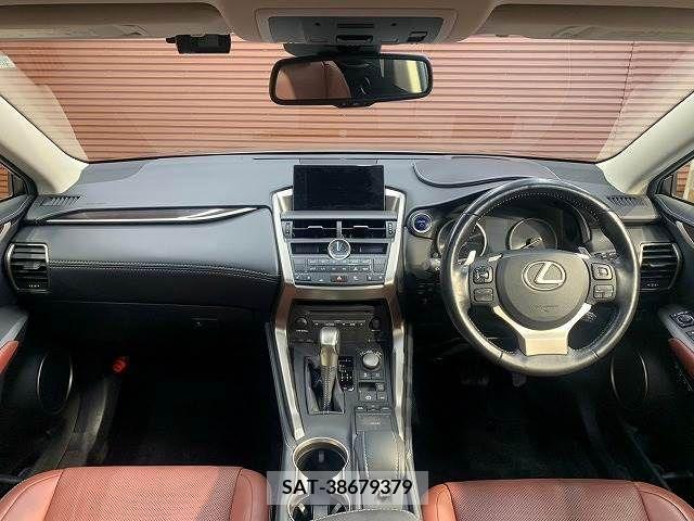 Lexus NX 2015-08 354219-1