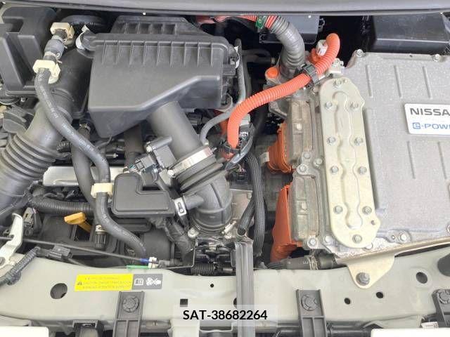 Nissan NOTE 2017-04 209713-18