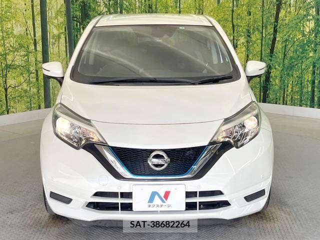Nissan NOTE 2017-04 209713-14