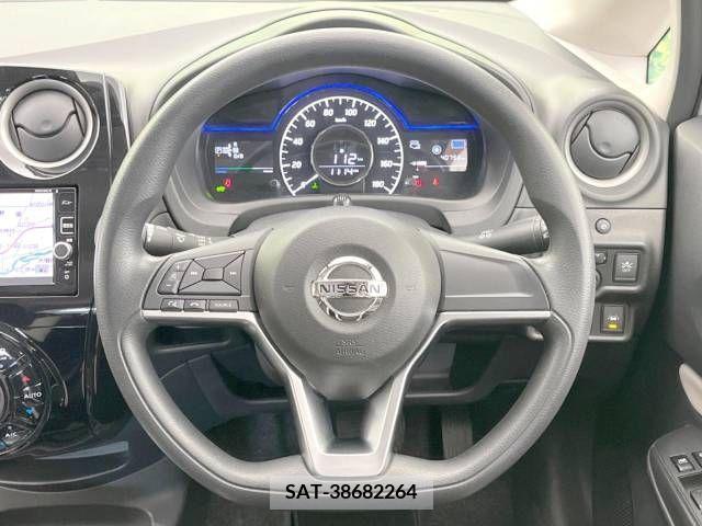 Nissan NOTE 2017-04 209713-11