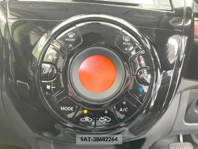 Nissan NOTE 2017-04 209713-6