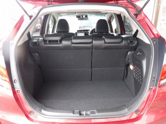 Honda FIT HYBRID 2018-06 24029-17