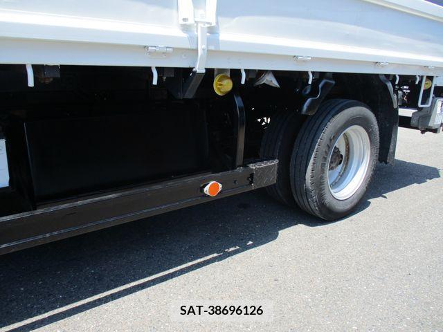 Isuzu ELF TRUCK 2013-03 353765-11