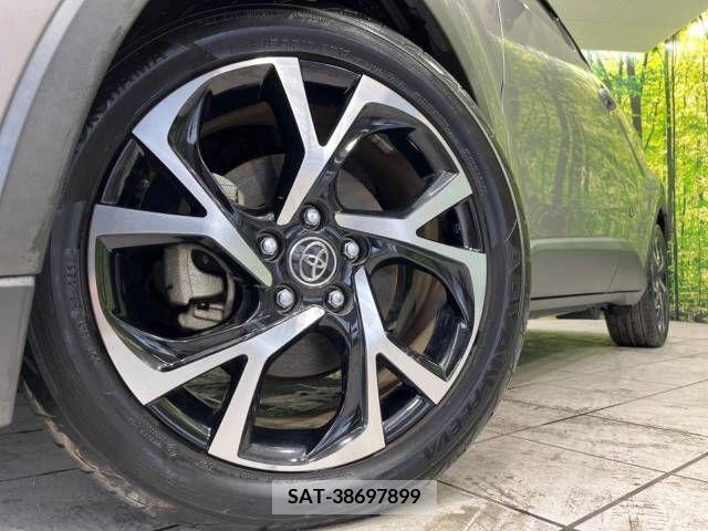 Toyota C-HR 2017-09 357791-13