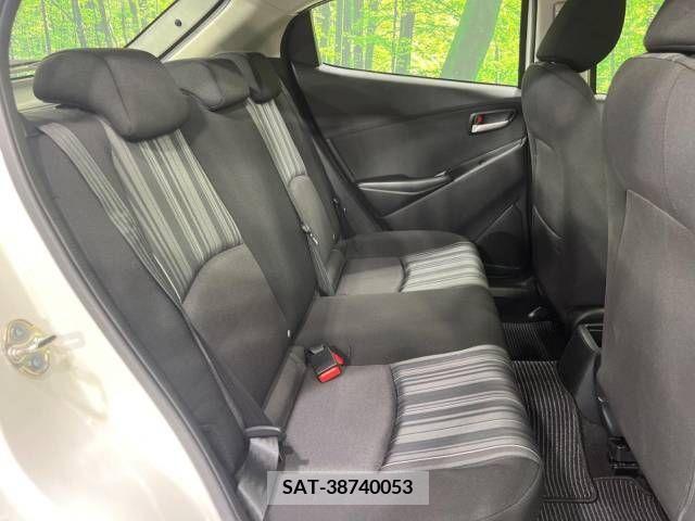 Mazda DEMIO 2017-03 359444-10