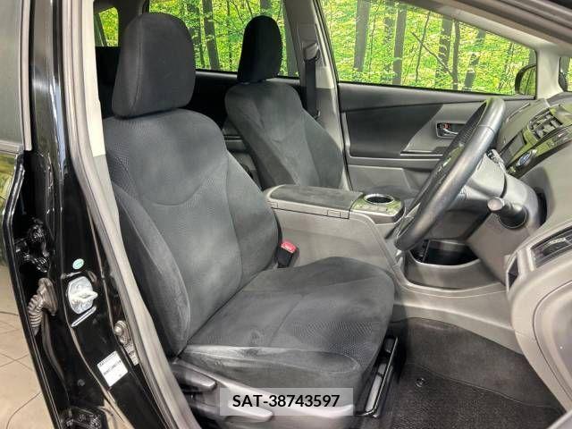 Toyota PRIUS ALPHA 2013-12 322232-8