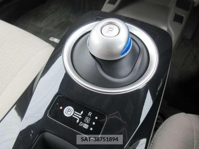 Nissan LEAF 2011-01 201561-13