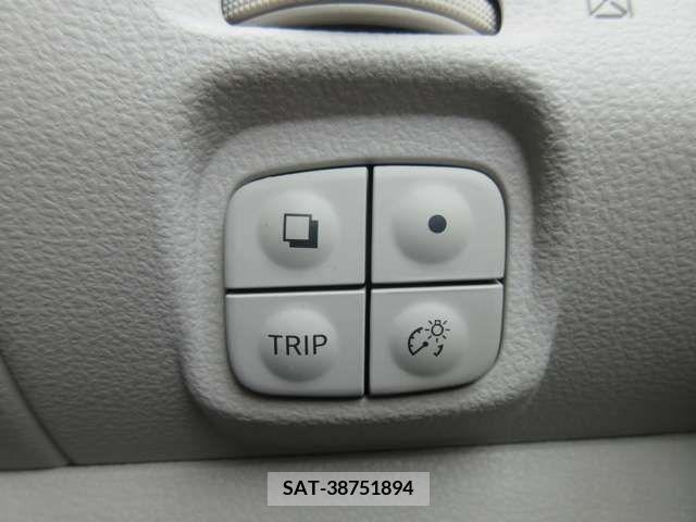 Nissan LEAF 2011-01 201561-17