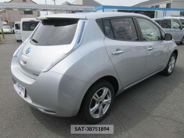 Nissan LEAF 2011-01 201561-2