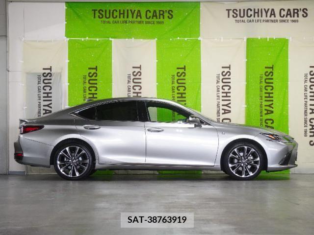 Lexus ES 2019-05 354381-18