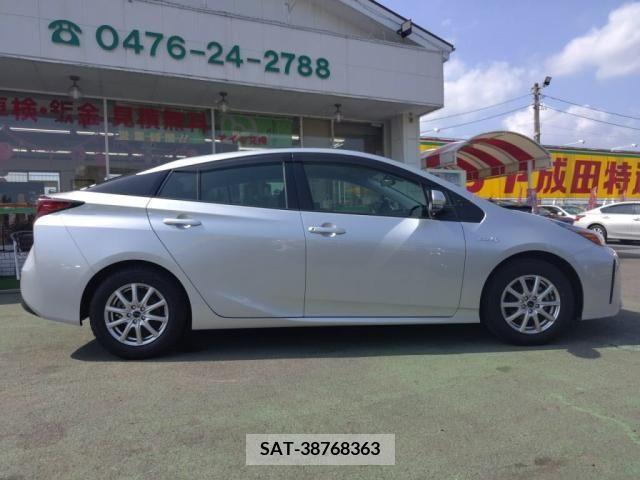 Toyota PRIUS 2019-04 253327-10