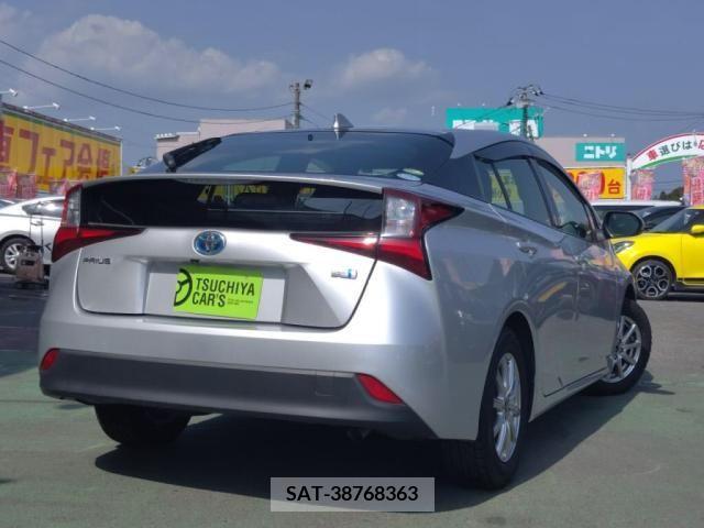 Toyota PRIUS 2019-04 253327-1
