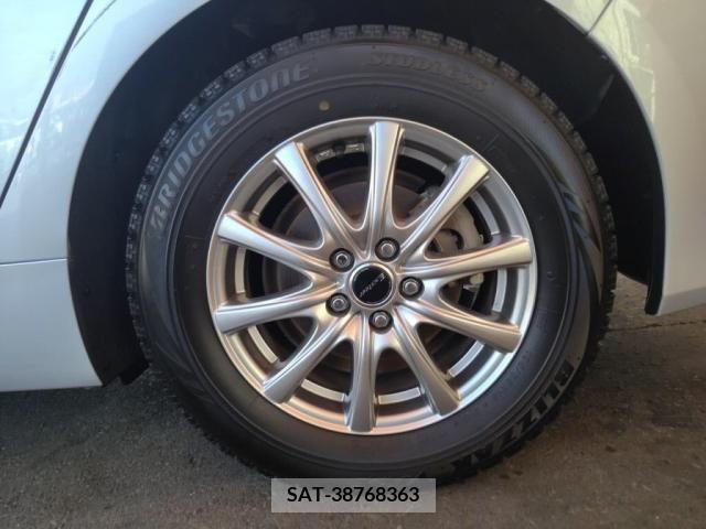 Toyota PRIUS 2019-04 253327-27