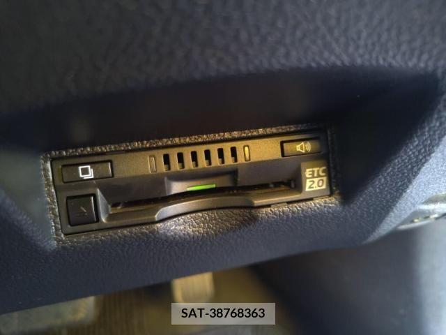 Toyota PRIUS 2019-04 253327-19