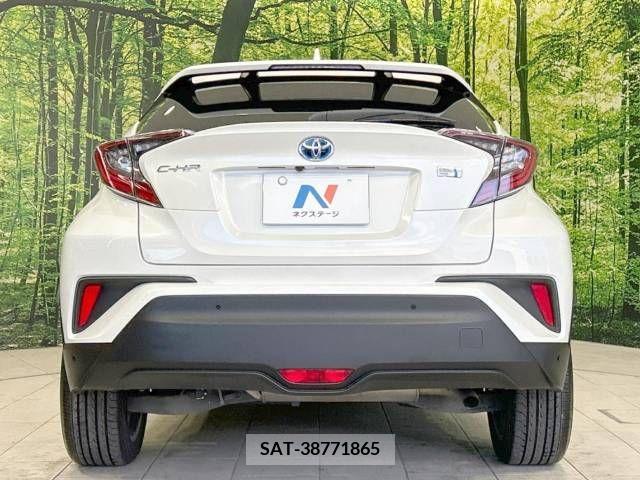 Toyota C-HR 2017-03 322961-18