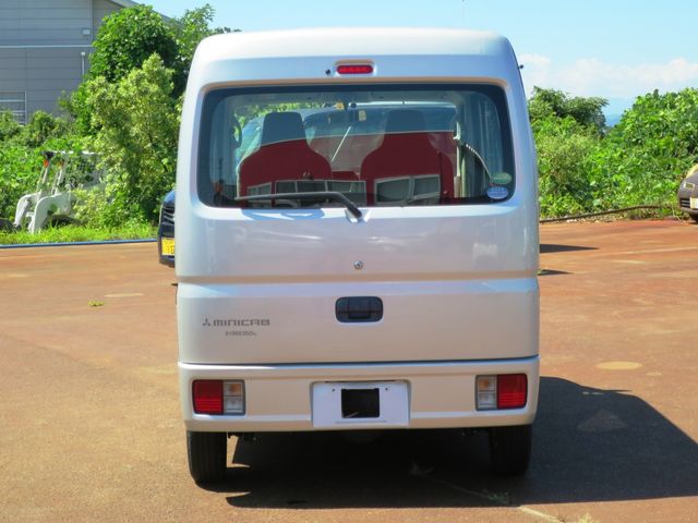 Mitsubishi MINICAB VAN 2018-04 8546-3