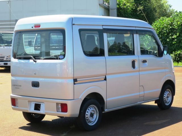 Mitsubishi MINICAB VAN 2018-04 8546-2