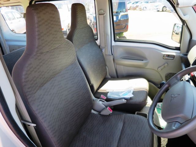 Mitsubishi MINICAB VAN 2018-04 8546-8