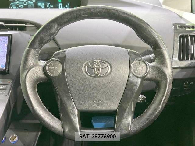 Toyota PRIUS 2015-08 366445-10