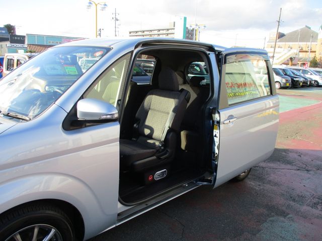 Toyota SPADE 1950-05 6729-7