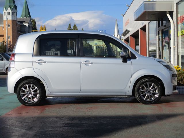 Toyota SPADE 1950-05 6729-4