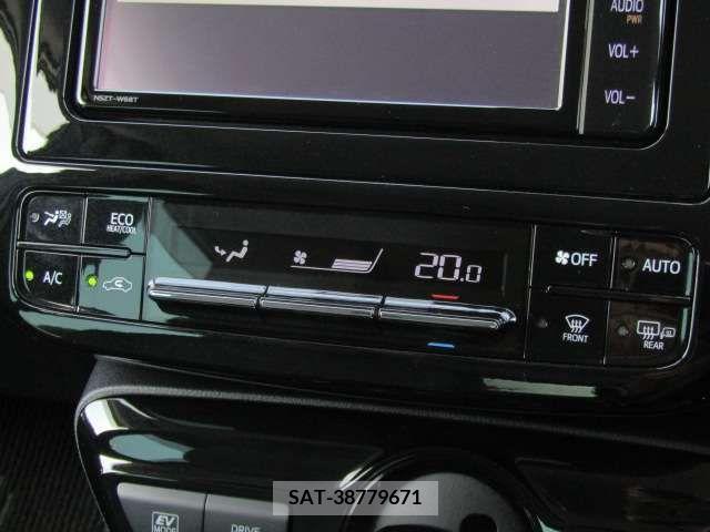 Toyota PRIUS 2021-02 221498-14