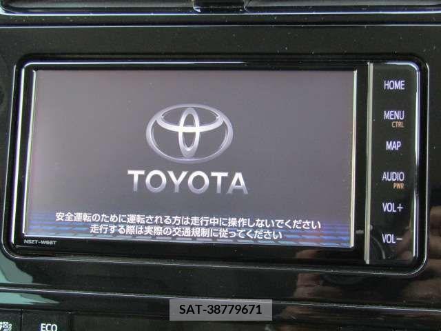Toyota PRIUS 2021-02 221498-10