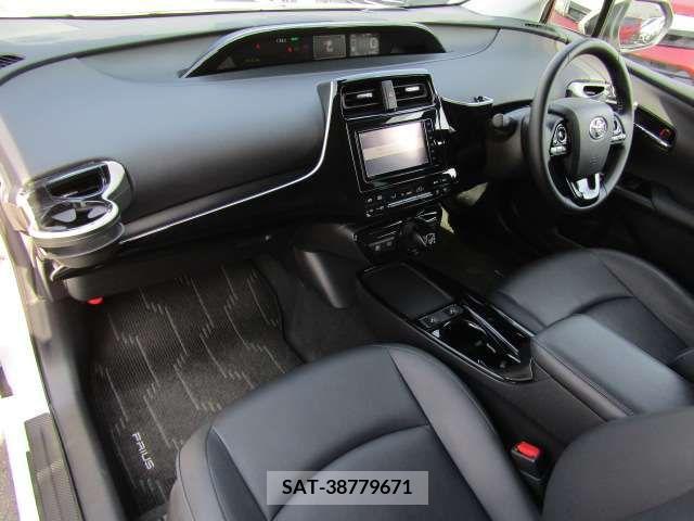 Toyota PRIUS 2021-02 221498-16