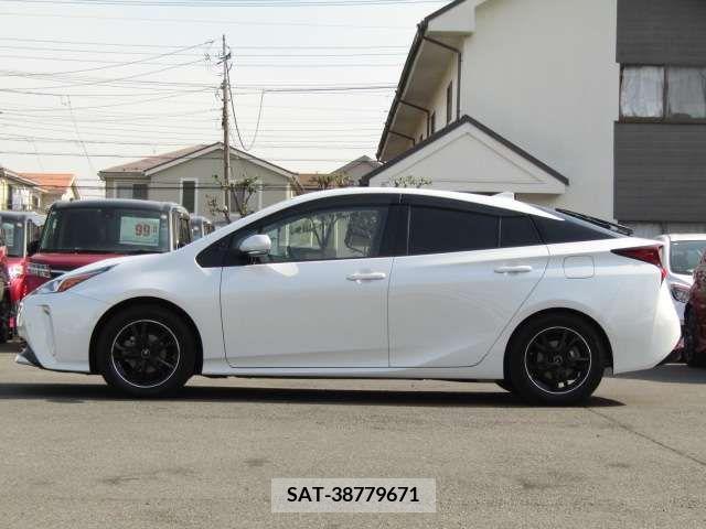 Toyota PRIUS 2021-02 221498-4