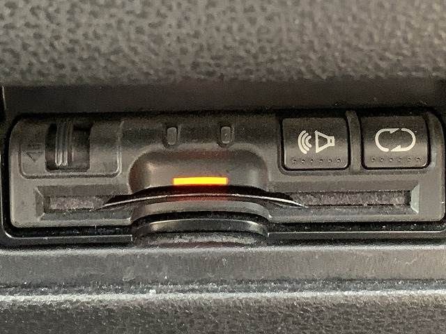 Nissan JUKE 2010-09 190893-4