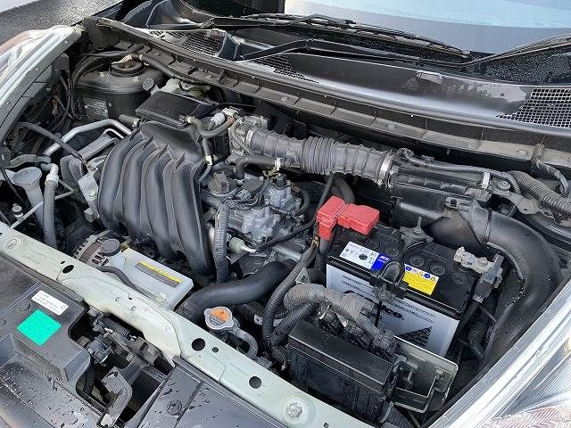 Nissan JUKE 2010-09 190893-11