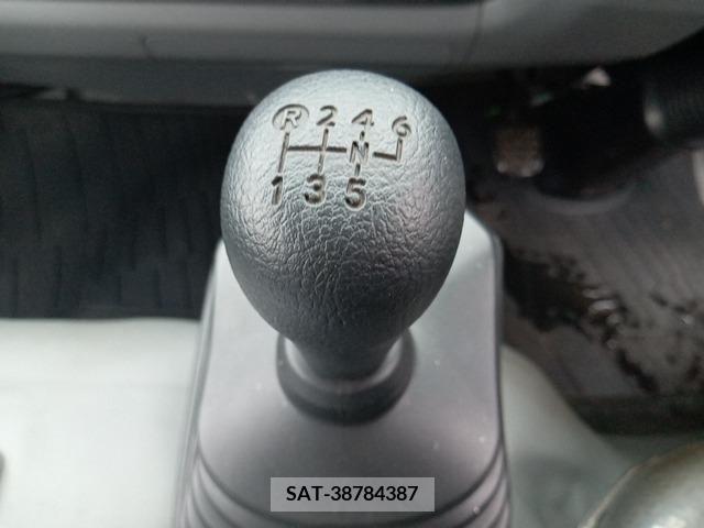 Hino DUTRO 2021-08 267758-7
