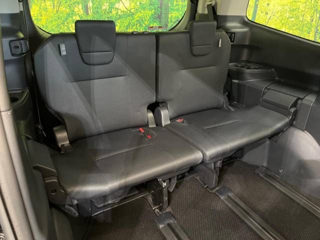 Toyota NOAH 2023-04 184658-11