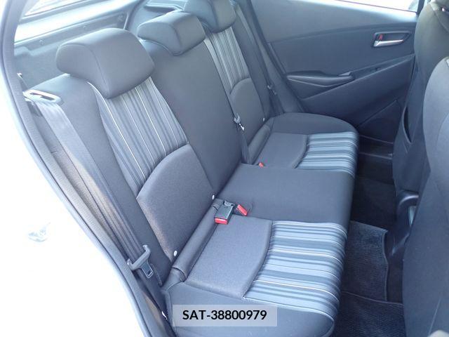 Mazda DEMIO 2017-04 374145-13