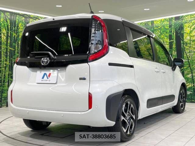 Toyota SIENTA 2022-11 381572-18