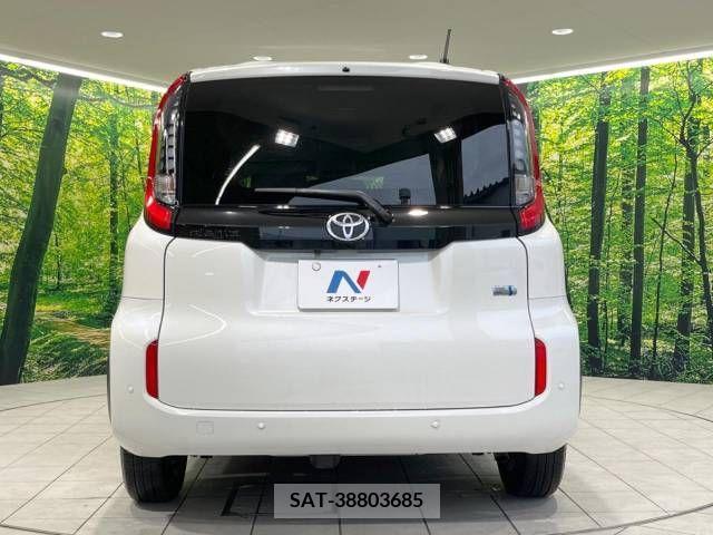 Toyota SIENTA 2022-11 381572-16