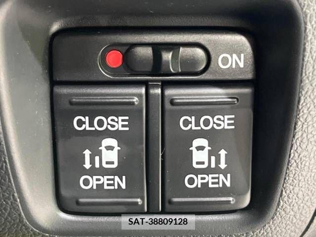Honda N BOX CUSTOM 2015-11 241225-5