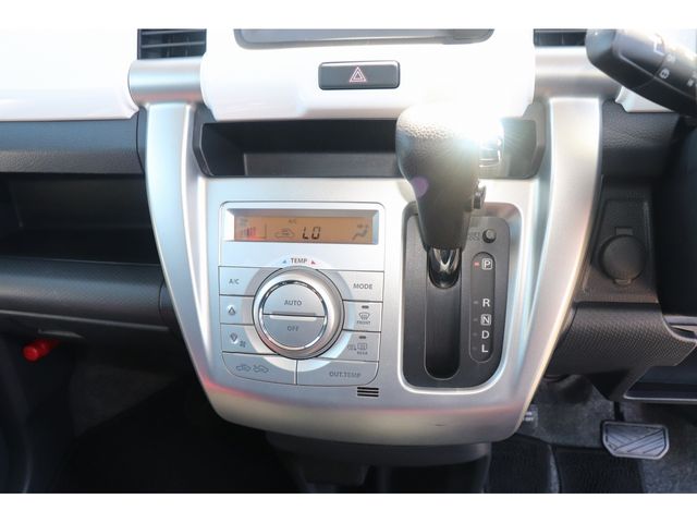 Suzuki HUSTLER 2015-02 180990-15