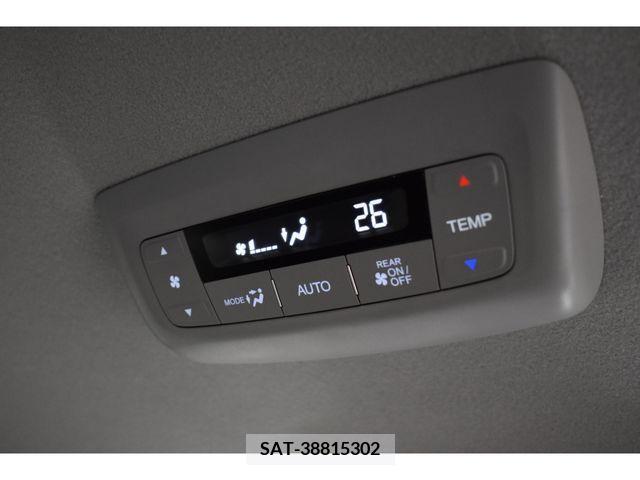 Honda e 2015-06 242848-6