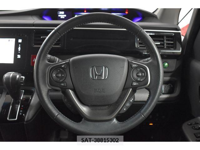 Honda e 2015-06 242848-8