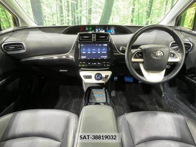 Toyota PRIUS 2018-02 237798-1