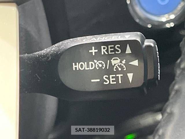Toyota PRIUS 2018-02 237798-5